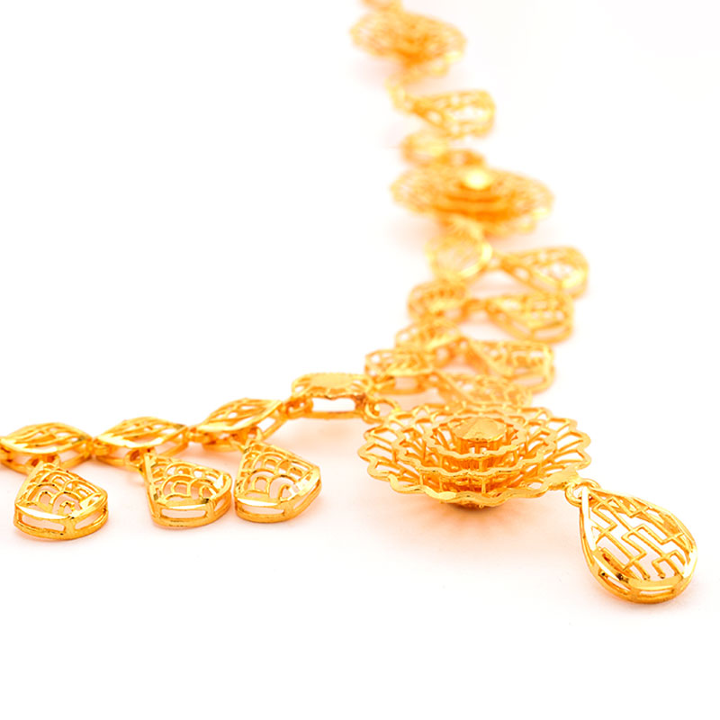 Light Weight Necklace