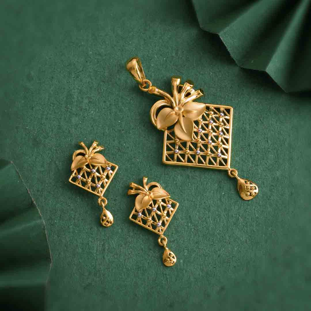 Pendant image 106