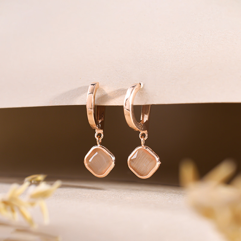 Ear-Tops / Earrings image 1