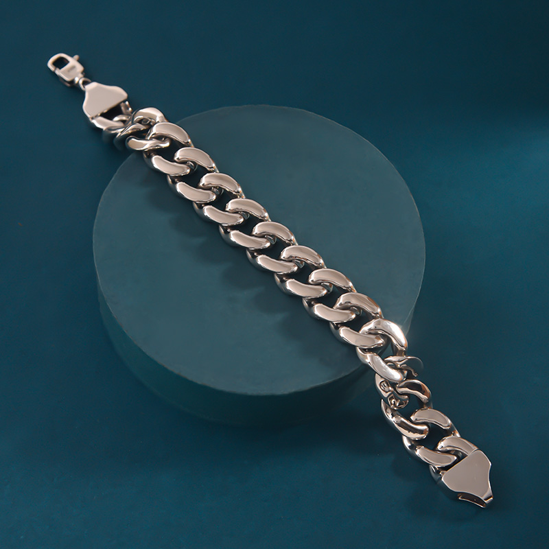 Platinum jewellery 16