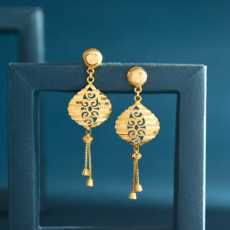 Gold Earrings image 3
