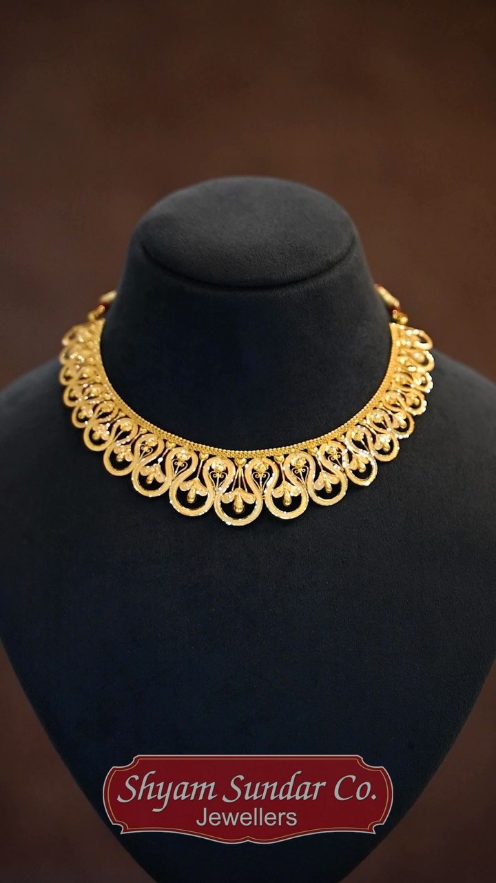 A Symphony of Gold & Grace 

Delicate motifs, flawless craftsmanship, and timele